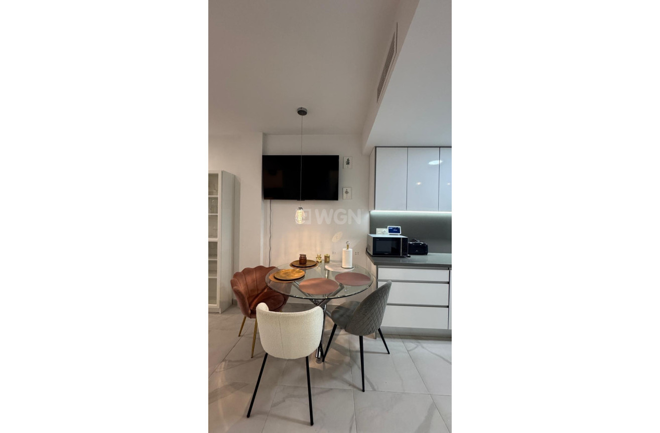 Resale - Apartment / flat - Torrevieja - Estacion De Autobuses