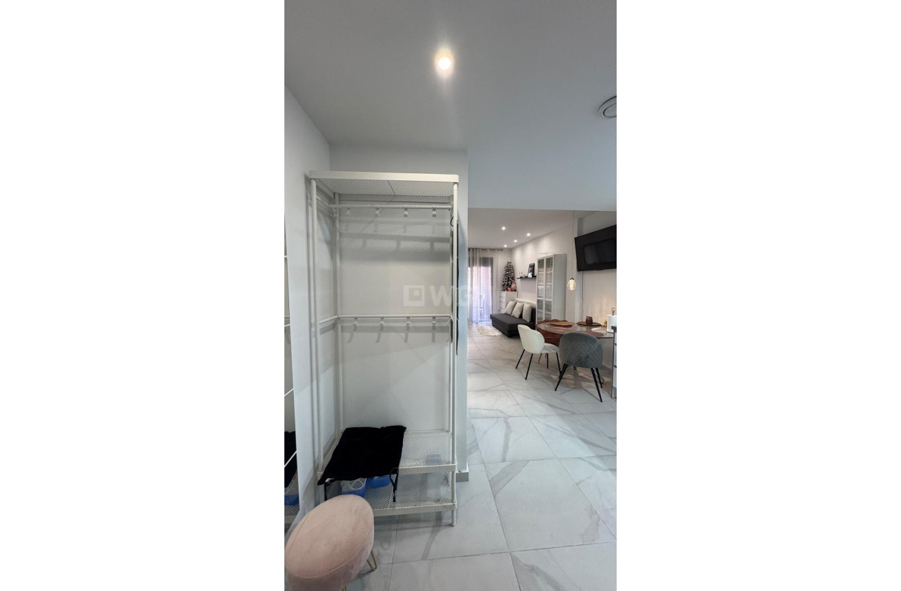 Resale - Apartment / flat - Torrevieja - Estacion De Autobuses