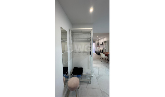 Resale - Apartment / flat - Torrevieja - Estacion De Autobuses