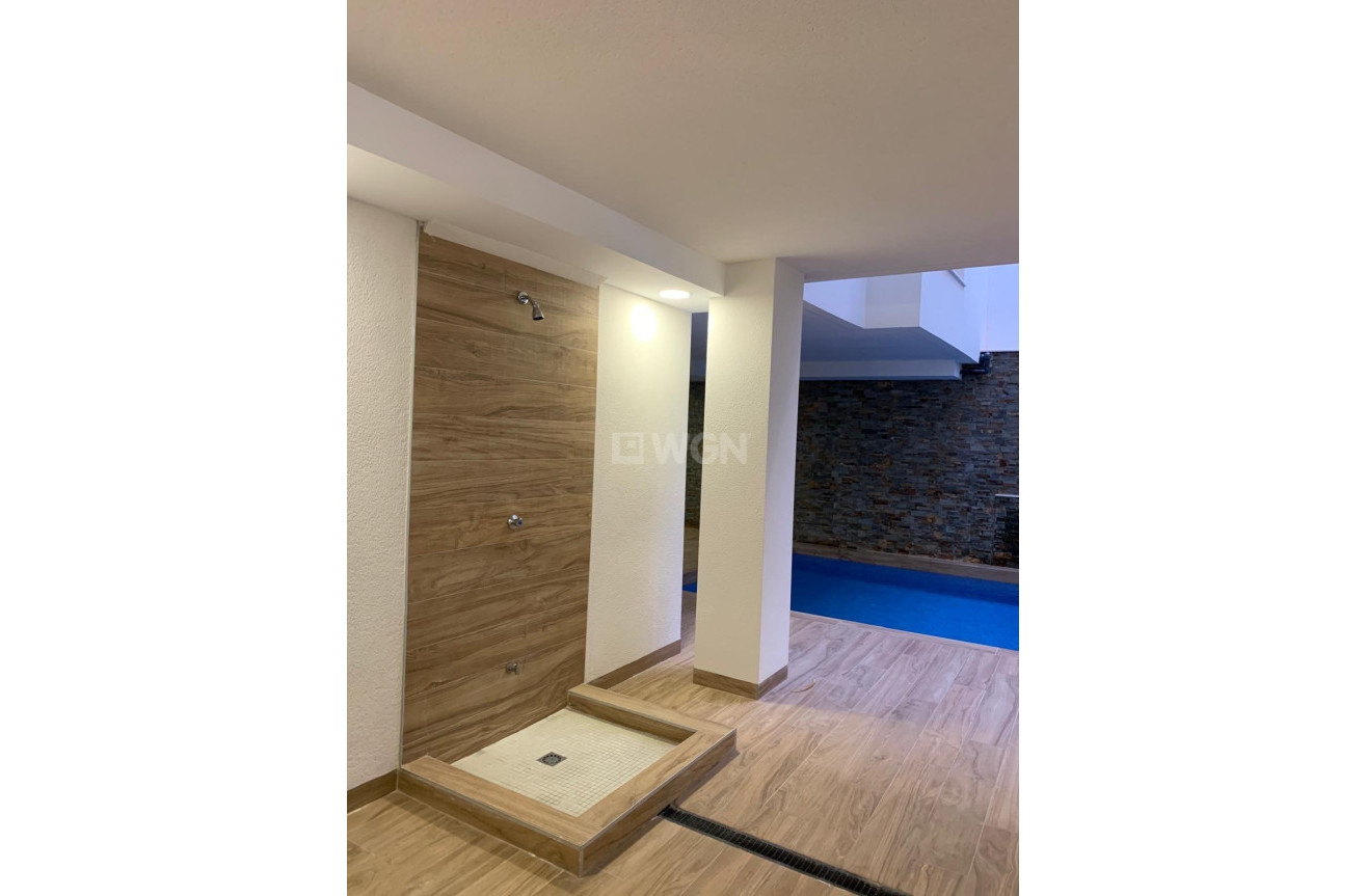 Resale - Apartment / flat - Torrevieja - Estacion De Autobuses
