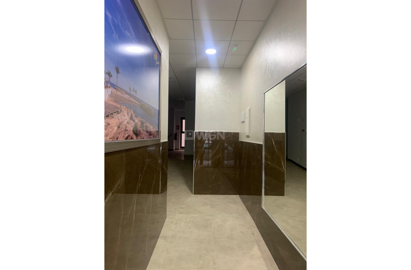 Resale - Apartment / flat - Torrevieja - Estacion De Autobuses