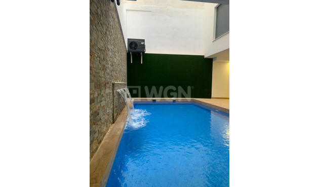 Resale - Apartment / flat - Torrevieja - Estacion De Autobuses
