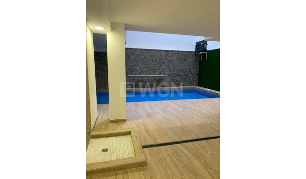 Resale - Apartment / flat - Torrevieja - Estacion De Autobuses