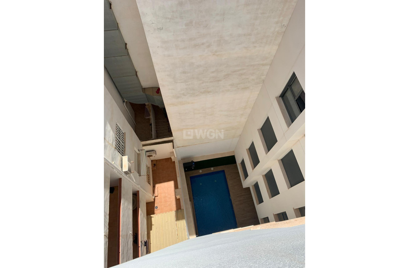 Resale - Apartment / flat - Torrevieja - Estacion De Autobuses