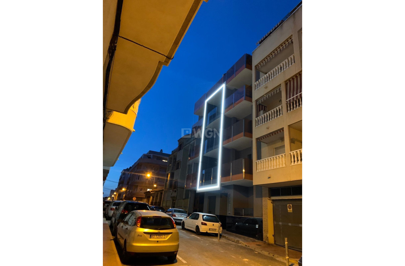 Resale - Apartment / flat - Torrevieja - Estacion De Autobuses