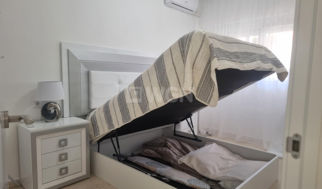 Wiederverkauf - Wohnung - Torrevieja - Playa de los Locos