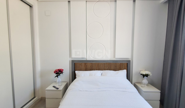 Resale - Apartment / flat - Torrevieja - Costa Blanca