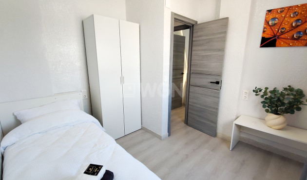 Resale - Apartment / flat - Torrevieja - Costa Blanca
