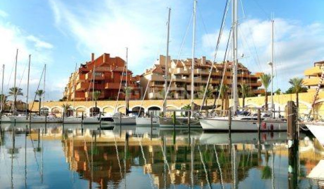 Neue Gebäude - Stadthaus - Sotogrande - San Roque Club