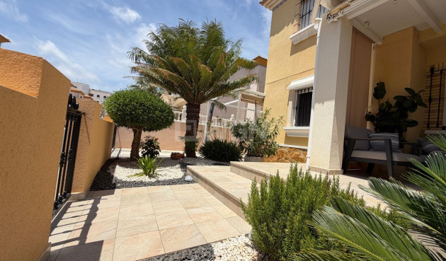 Odsprzedaż - Bungalow - Orihuela Costa - Los Dolses