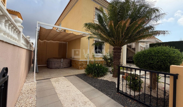 Odsprzedaż - Bungalow - Orihuela Costa - Los Dolses