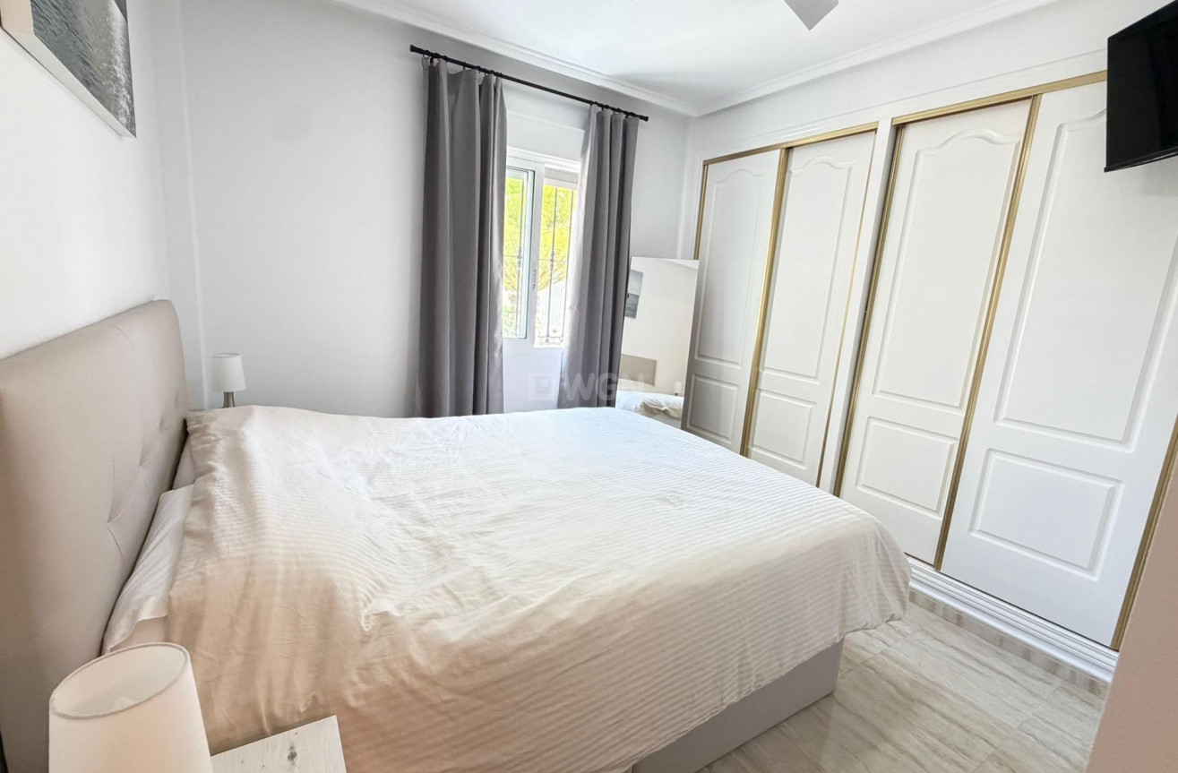 Odsprzedaż - Bungalow - Orihuela Costa - Los Dolses