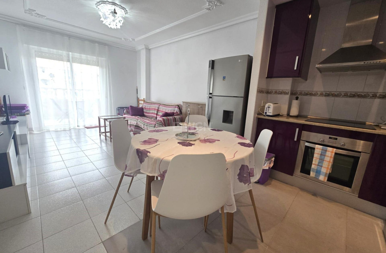 Odsprzedaż - Mieszkanie w bloku - Torrevieja - La Mata Pueblo