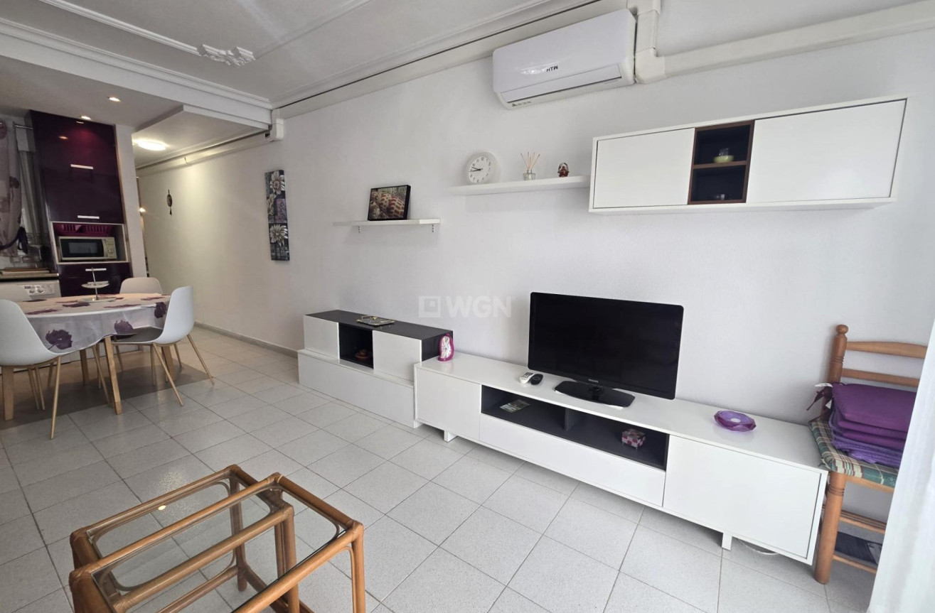 Odsprzedaż - Mieszkanie w bloku - Torrevieja - La Mata Pueblo