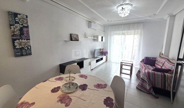 Odsprzedaż - Mieszkanie w bloku - Torrevieja - La Mata Pueblo