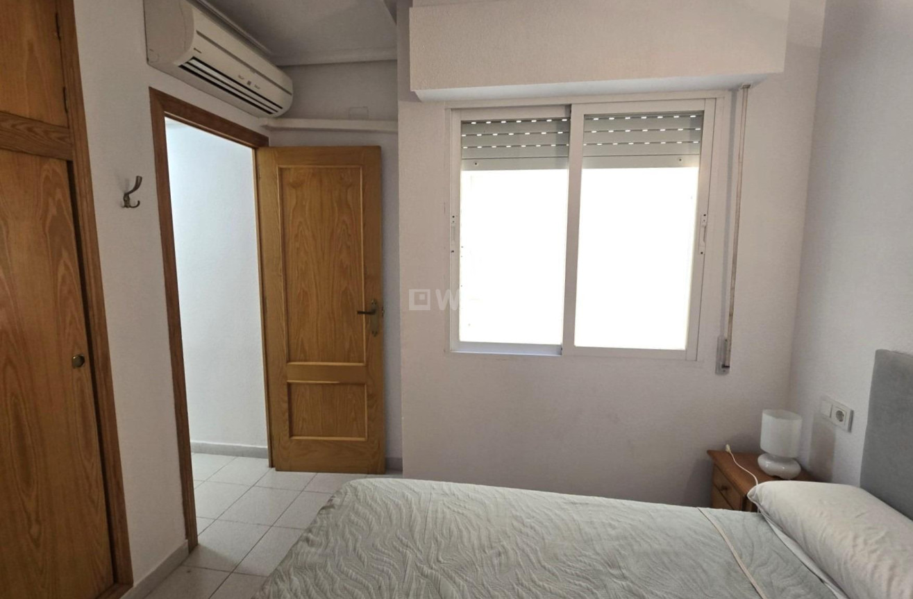 Odsprzedaż - Mieszkanie w bloku - Torrevieja - La Mata Pueblo