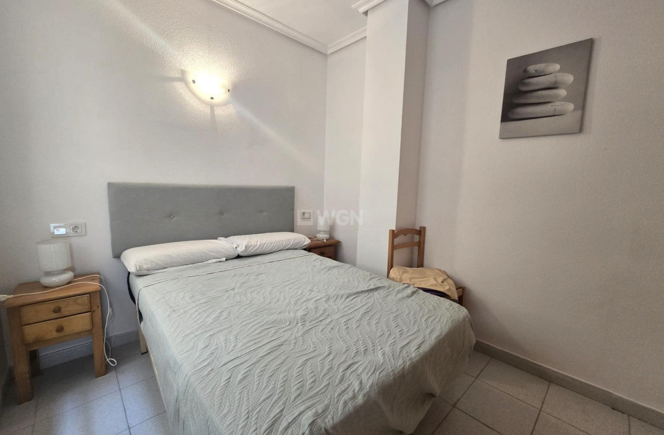 Odsprzedaż - Mieszkanie w bloku - Torrevieja - La Mata Pueblo