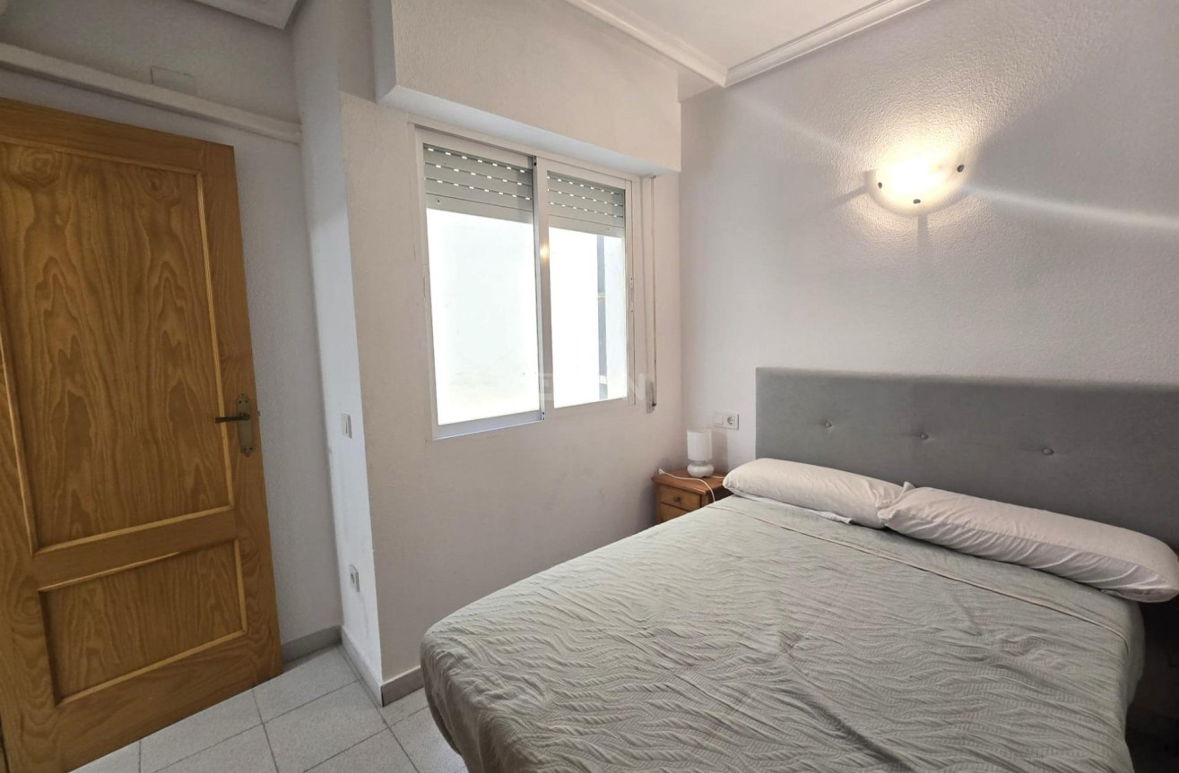 Odsprzedaż - Mieszkanie w bloku - Torrevieja - La Mata Pueblo