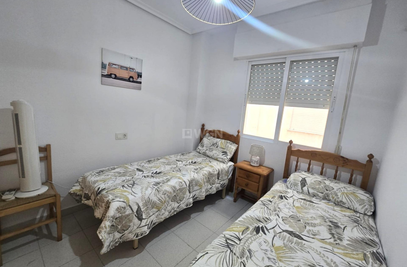 Odsprzedaż - Mieszkanie w bloku - Torrevieja - La Mata Pueblo