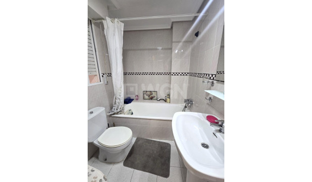 Odsprzedaż - Mieszkanie w bloku - Torrevieja - La Mata Pueblo