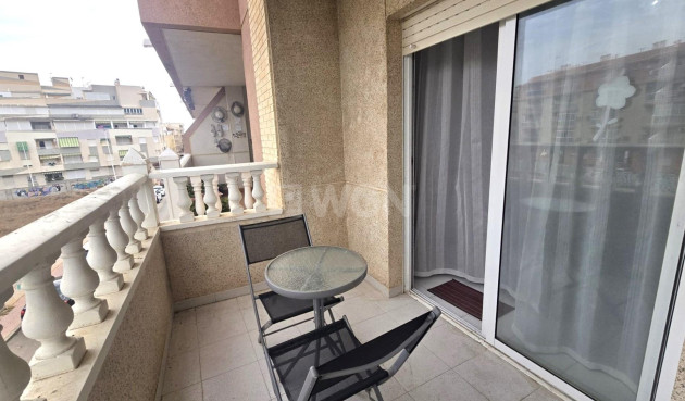 Odsprzedaż - Mieszkanie w bloku - Torrevieja - La Mata Pueblo