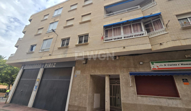 Odsprzedaż - Mieszkanie w bloku - Torrevieja - La Mata Pueblo