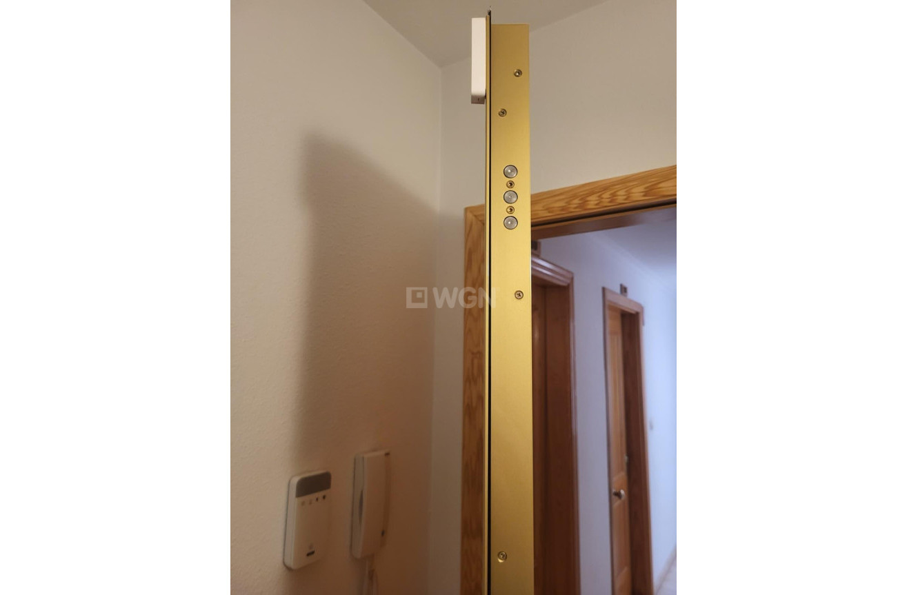 Resale - Apartment / flat - Torrevieja - Estacion De Autobuses