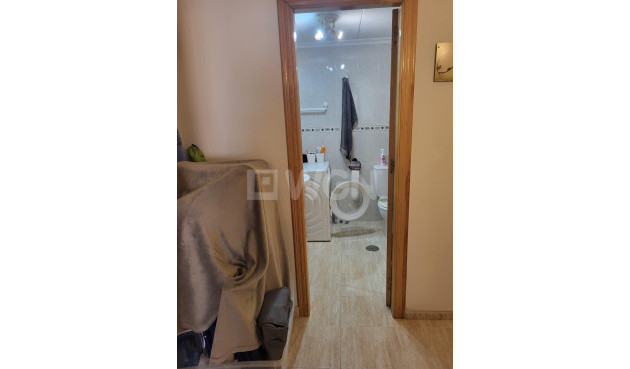 Resale - Apartment / flat - Torrevieja - Estacion De Autobuses