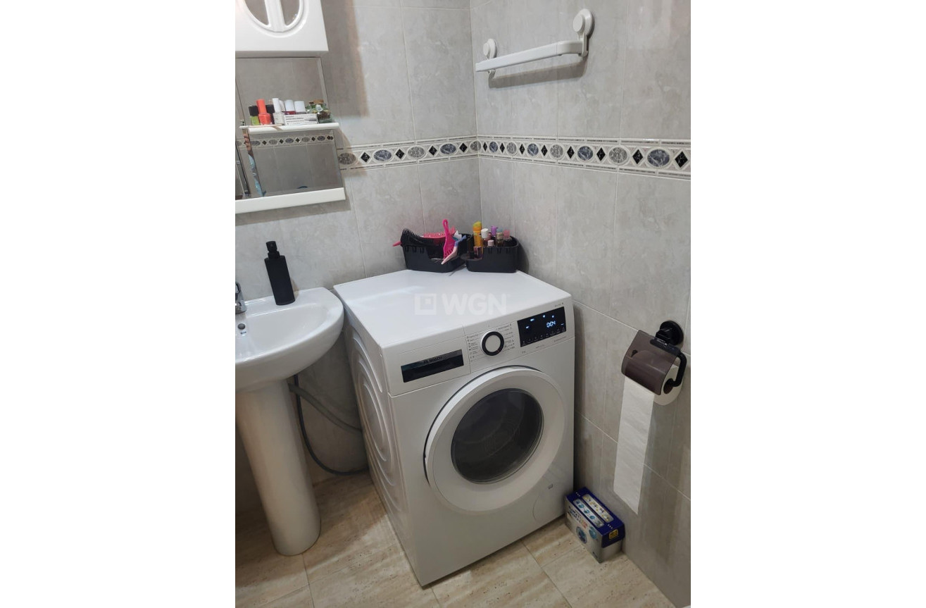 Resale - Apartment / flat - Torrevieja - Estacion De Autobuses