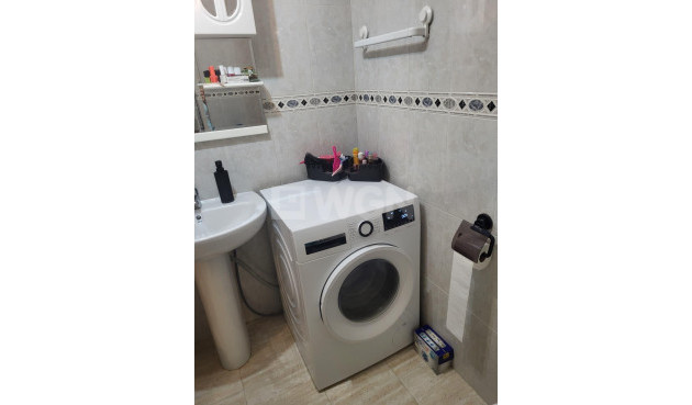 Resale - Apartment / flat - Torrevieja - Estacion De Autobuses