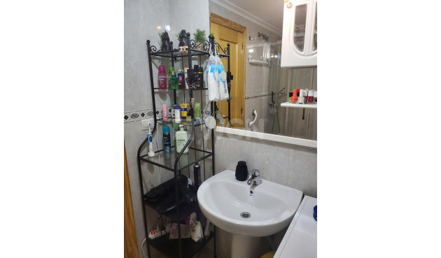 Resale - Apartment / flat - Torrevieja - Estacion De Autobuses