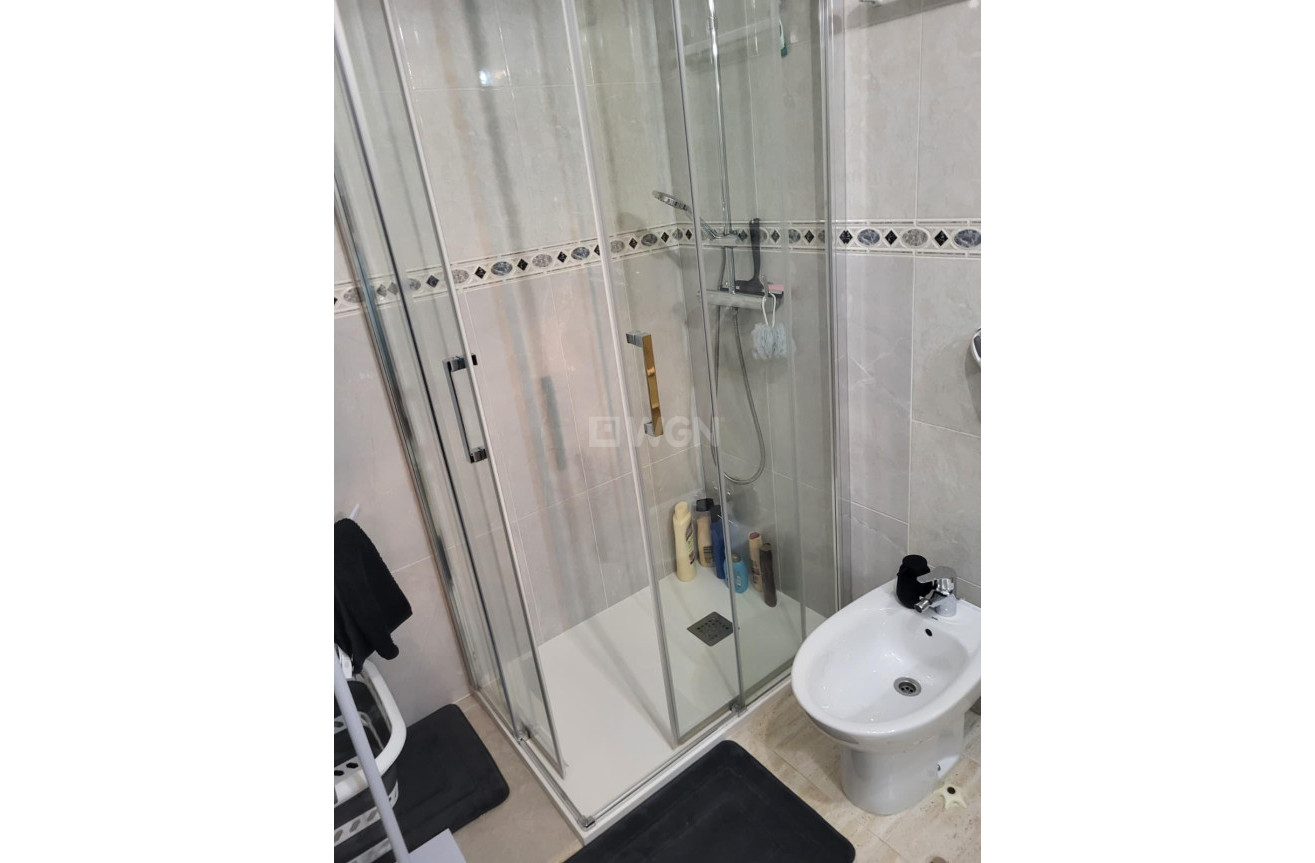Resale - Apartment / flat - Torrevieja - Estacion De Autobuses