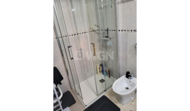 Resale - Apartment / flat - Torrevieja - Estacion De Autobuses
