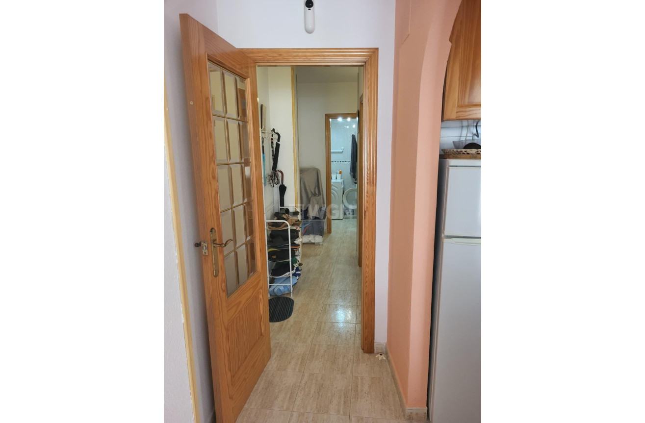 Resale - Apartment / flat - Torrevieja - Estacion De Autobuses