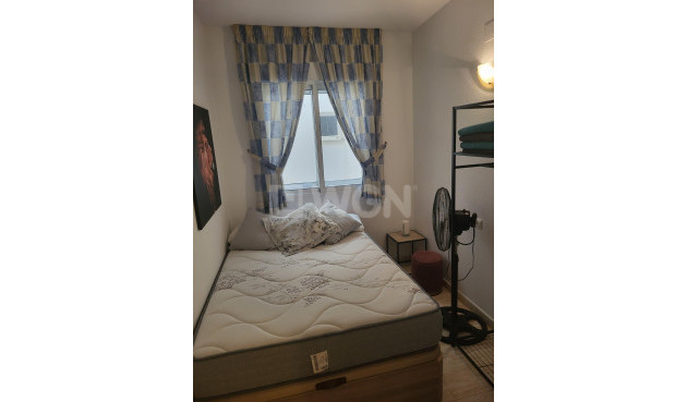 Resale - Apartment / flat - Torrevieja - Estacion De Autobuses