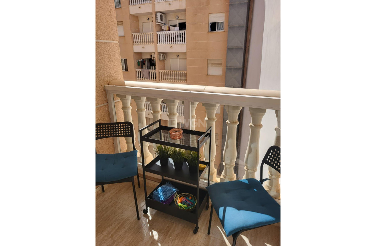 Resale - Apartment / flat - Torrevieja - Estacion De Autobuses