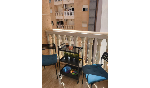 Resale - Apartment / flat - Torrevieja - Estacion De Autobuses