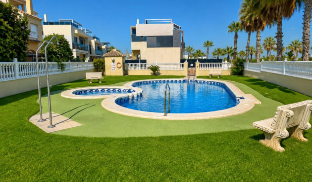 Odsprzedaż - Bungalow - Orihuela Costa - Lomas de Cabo Roig