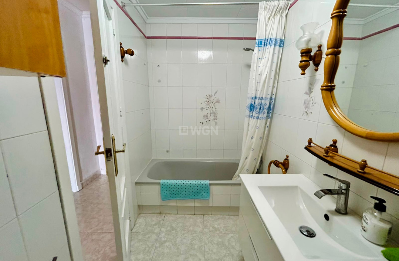 Resale - Apartment / flat - Torrevieja - Costa Blanca