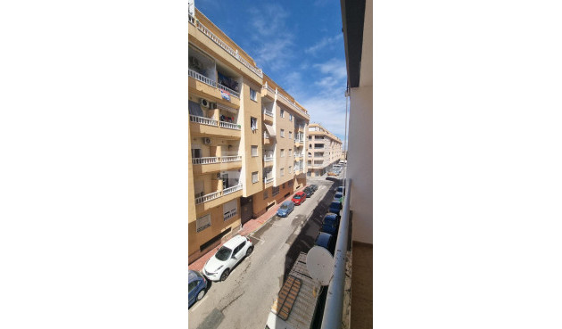 Resale - Apartment / flat - Torrevieja - El Molino