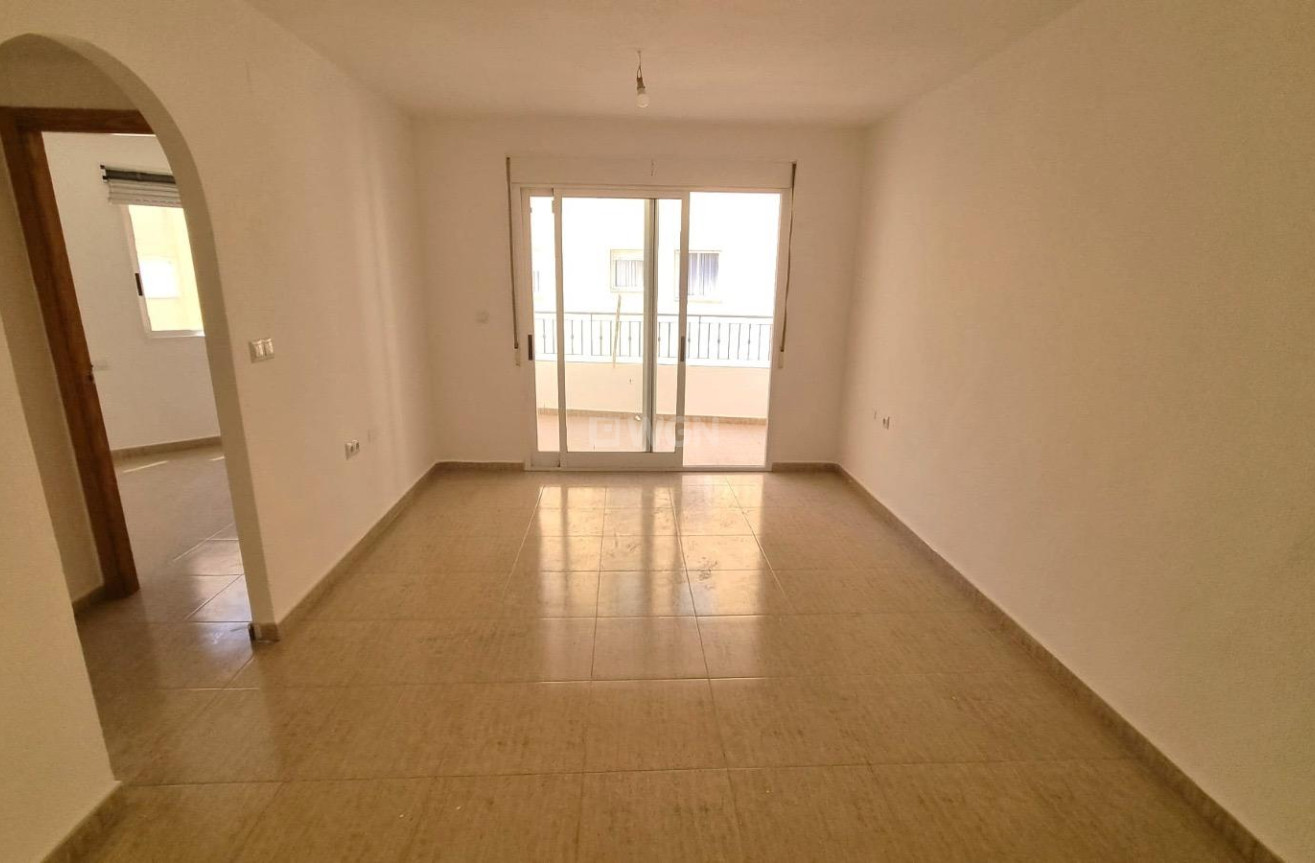 Resale - Apartment / flat - Torrevieja - El Molino