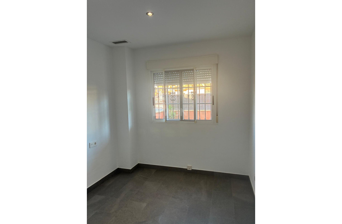 Odsprzedaż - Villa - Almoradí - El Banet