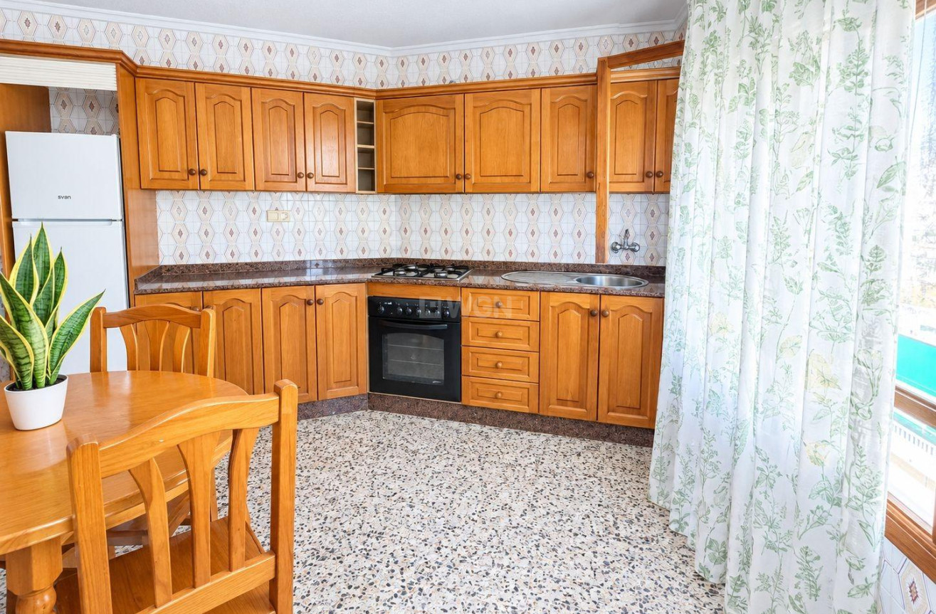 Resale - Apartment / flat - Torrevieja - Acequion