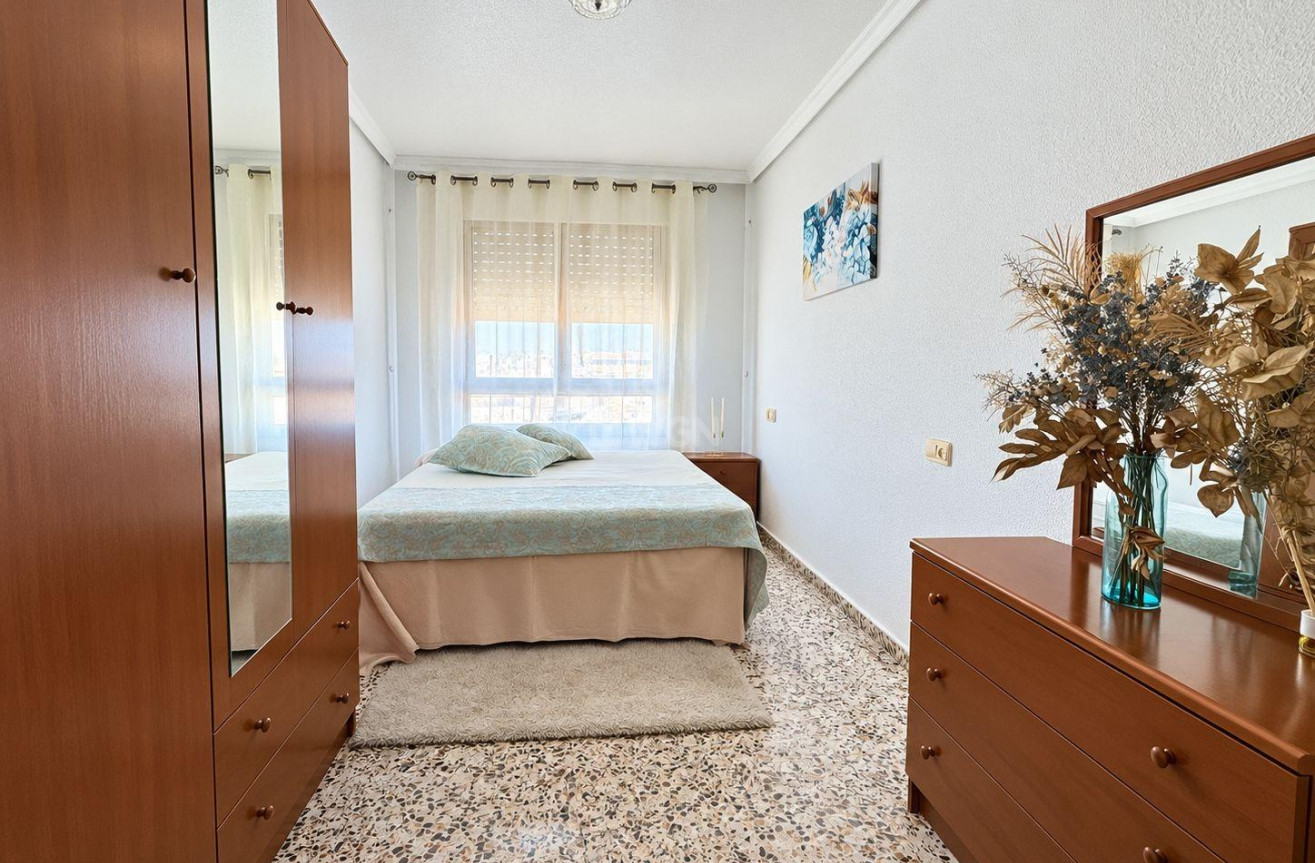 Resale - Apartment / flat - Torrevieja - Acequion