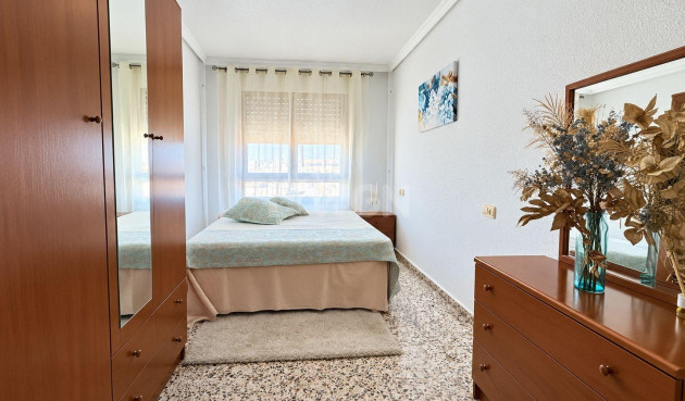Resale - Apartment / flat - Torrevieja - Acequion