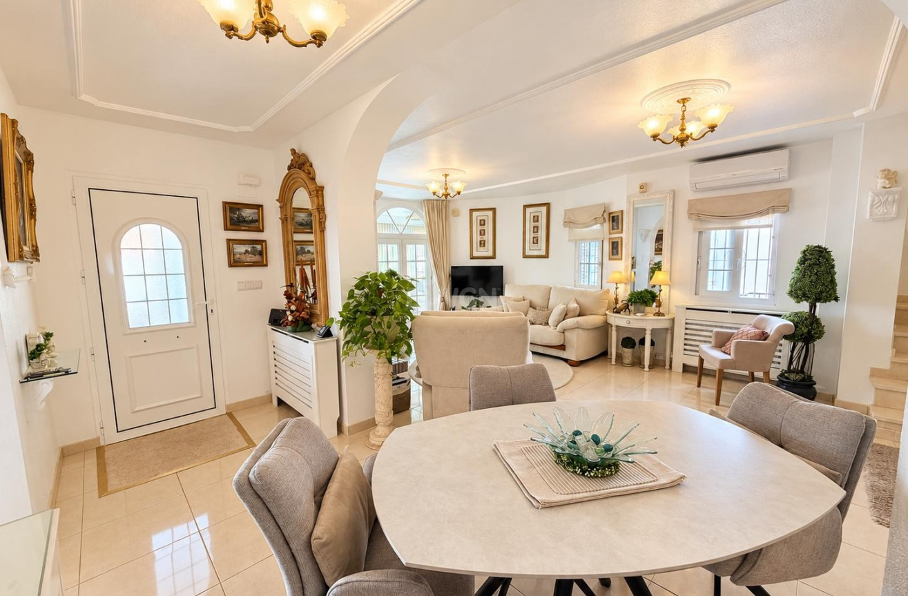 Odsprzedaż - Villa - Orihuela Costa - Costa Blanca