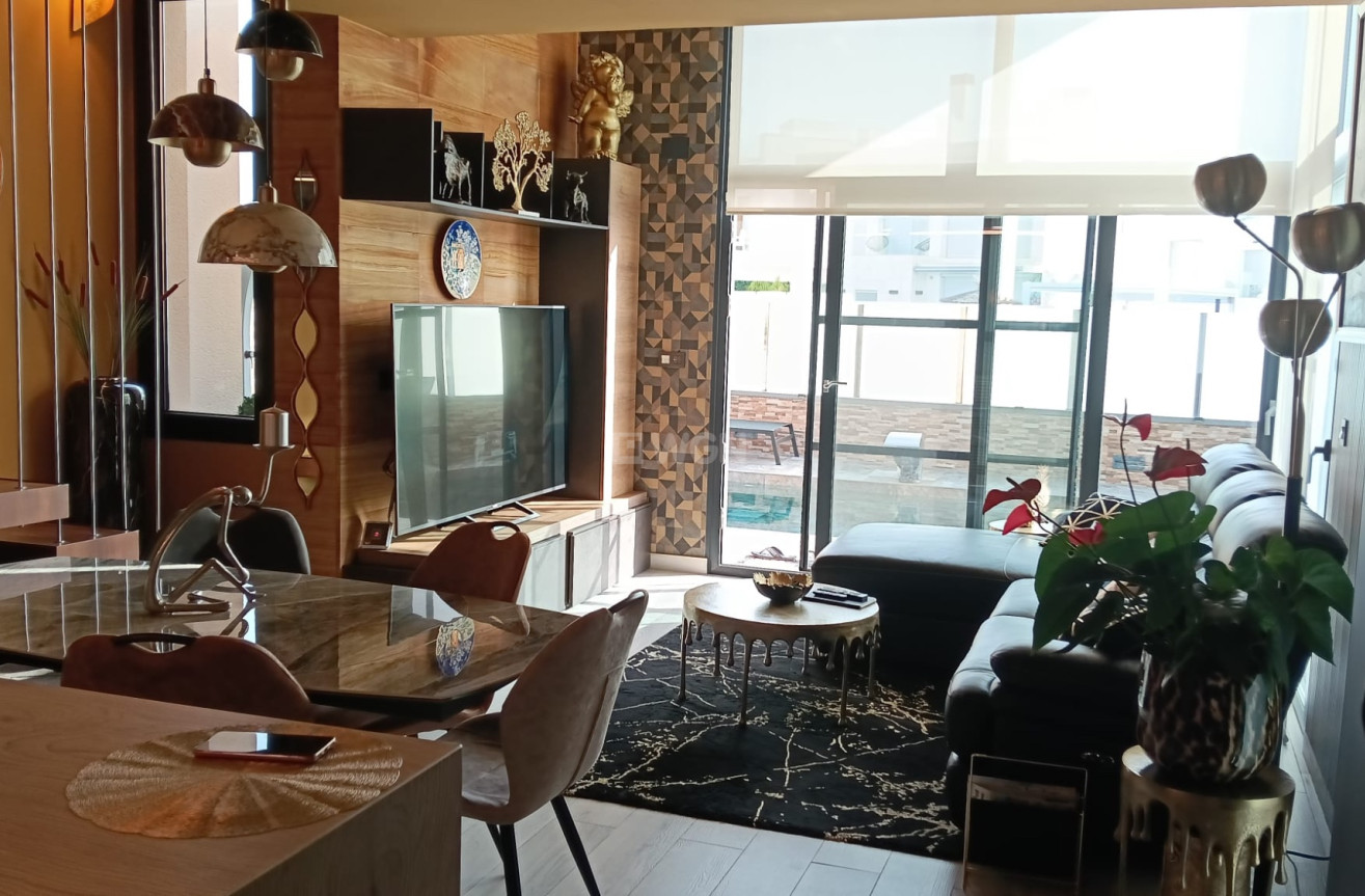 Odsprzedaż - Villa - Cabo Roig - Costa Blanca