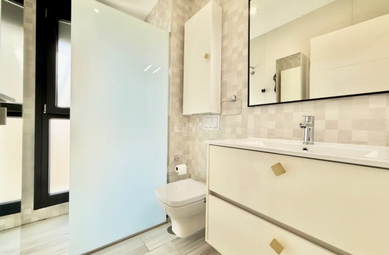 Odsprzedaż - Villa - Cabo Roig - Costa Blanca