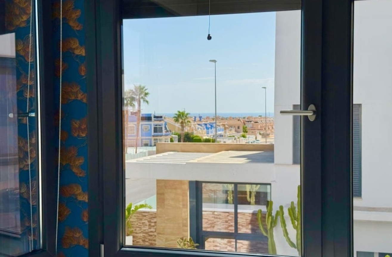 Odsprzedaż - Villa - Cabo Roig - Costa Blanca