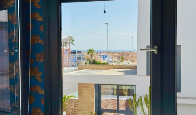 Odsprzedaż - Villa - Cabo Roig - Costa Blanca